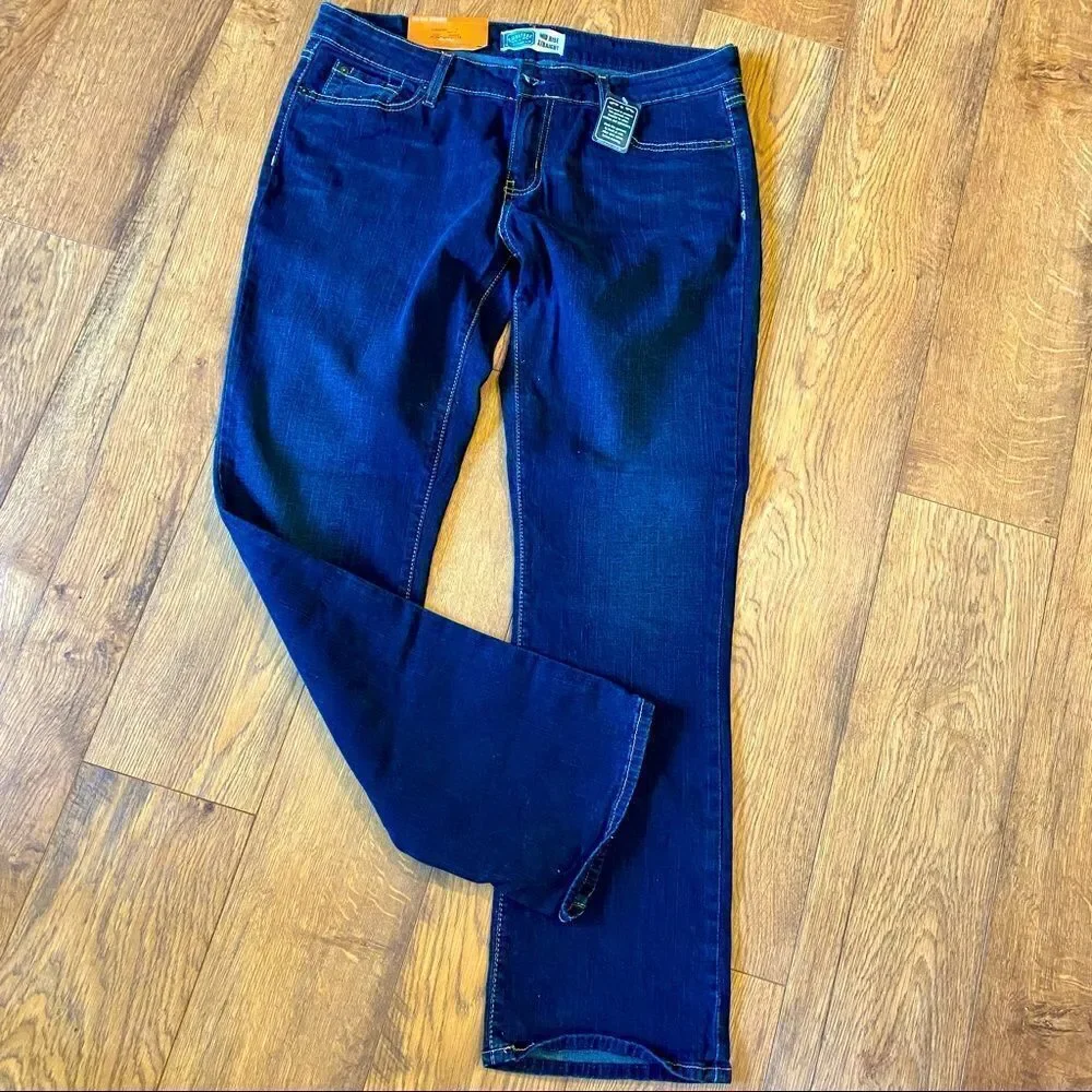 SIGNATURE by LEVI STRAUSS & CO MID RISE STRAIGHT JEANS 12 S NWT